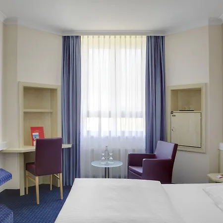 Center By Leonardo Szálloda 3*